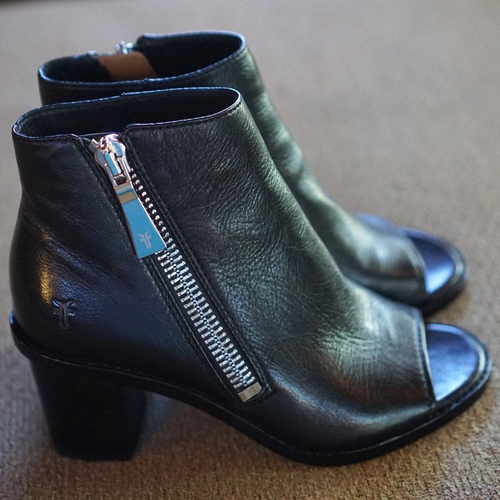 Frye Brielle Peep-Toe Ankle Bootie Size 6.5M